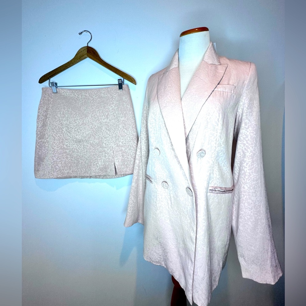 BNWT House of Harlow 1960 Blush Blazer & Skirt Set US S